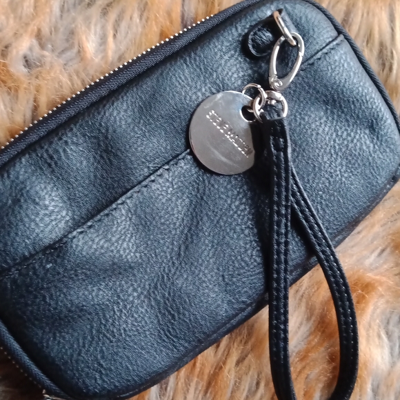 Steve Madden wristlet - Picture 10 of 16